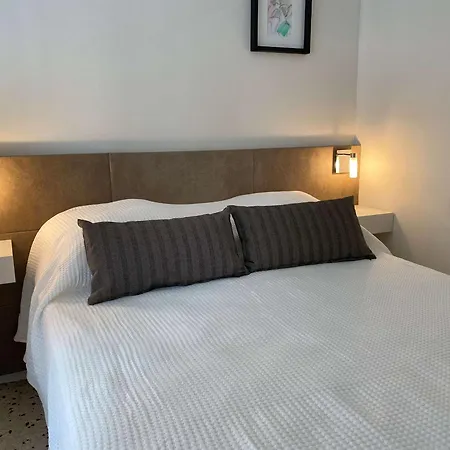 T1 Avec Balcon, Climatisation, Et Parking - Face Parc Charles De Gaulle - - Fr-1-553-147 شقة