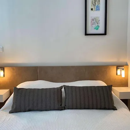 Apartment T1 Avec Balcon, Climatisation, Et Parking - Face Parc Charles De Gaulle - - Fr-1-553-147 *