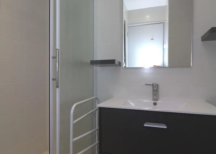 T1 Avec Balcon, Climatisation, Et Parking - Face Parc Charles De Gaulle - - Fr-1-553-147 Lejlighed Balaruc-les-Bains
