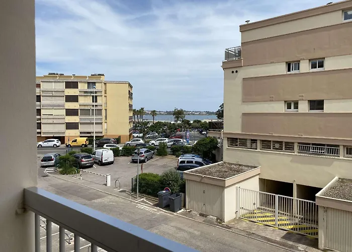 T1 Avec Balcon, Climatisation, Et Parking - Face Parc Charles De Gaulle - - Fr-1-553-147 Balaruc-les-Bains